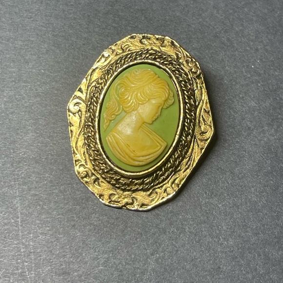 Peri Signed Cameo Pin Brooch Pendant - Picture 2 of 6